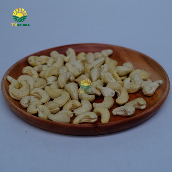 20kg A broken white cashew nut box